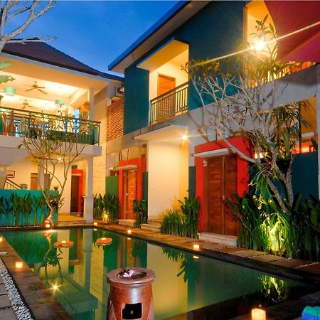The Green Zhurga Suite Керобокан Экстерьер фото