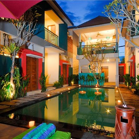 The Green Zhurga Suite Керобокан Экстерьер фото